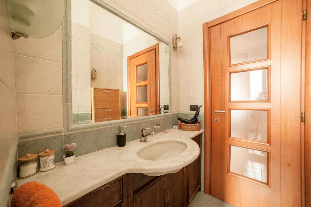 Cozy Room Stanza Close City Center In A Family House Stanza In Appartamento Condiviso Noi Viviamo In Casa Stanza In Affitto Τορίνο Εξωτερικό φωτογραφία
